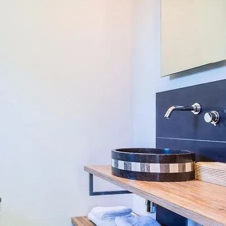 빌라 De Luxe Avec Belle Piscine Et Vue Imprenable 비다르