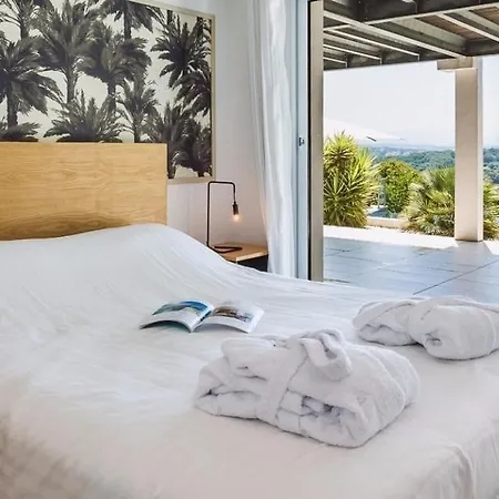 De Luxe Avec Belle Piscine Et Vue Imprenable Villa